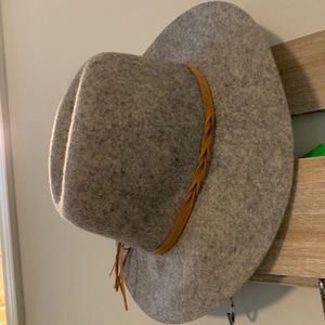 Wool-look hat grey with caramel faux leather band
